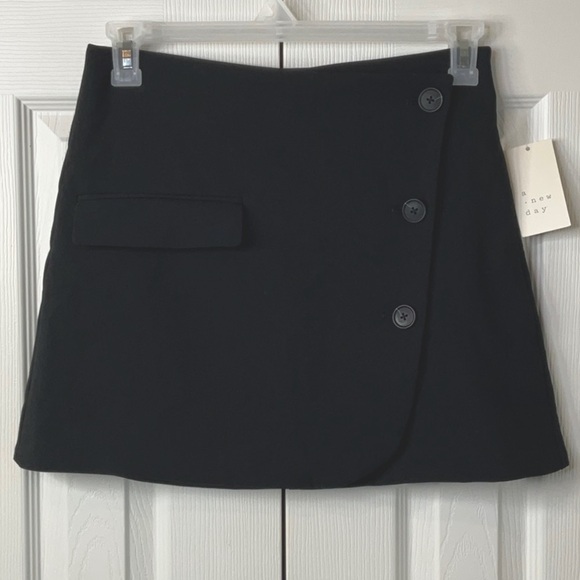 A New Day Women's Tailored Mini
Skirt, Size 6 - Picture 8 of 8